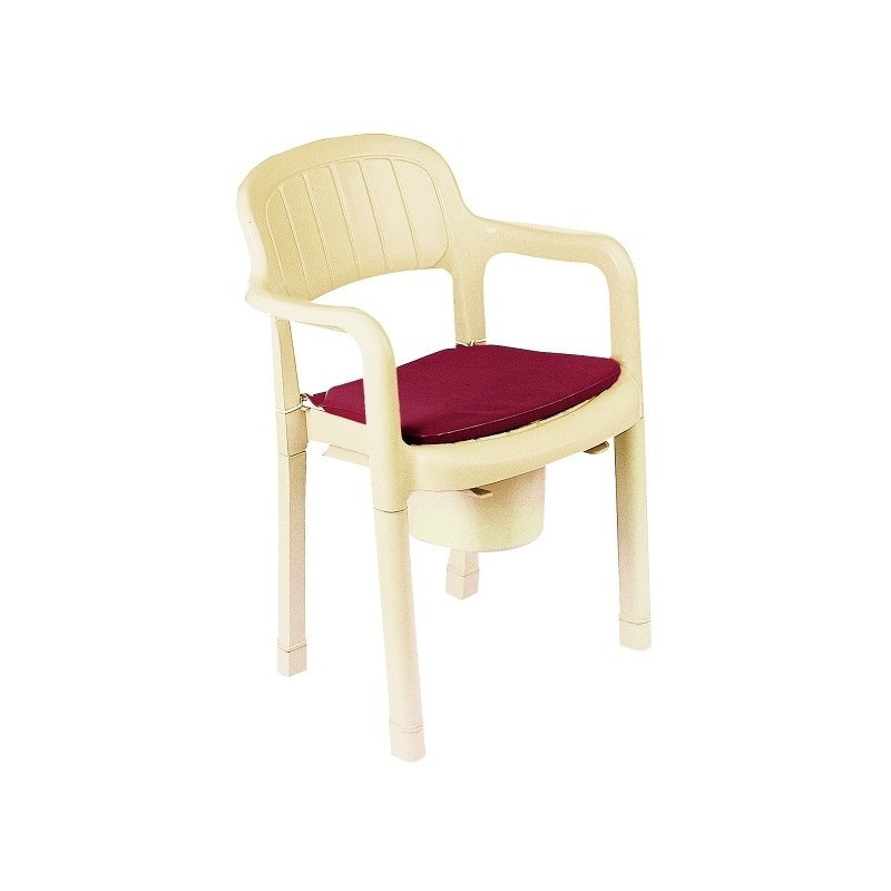 Chaise de douche Madrigal en plastique beige avec seau et couvercle amovibles.