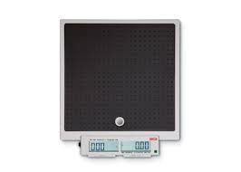 Pèse-personne plat Seca, classe d'étalonnage III(3) digital, avec boutons-poussoirs et double d'affichage